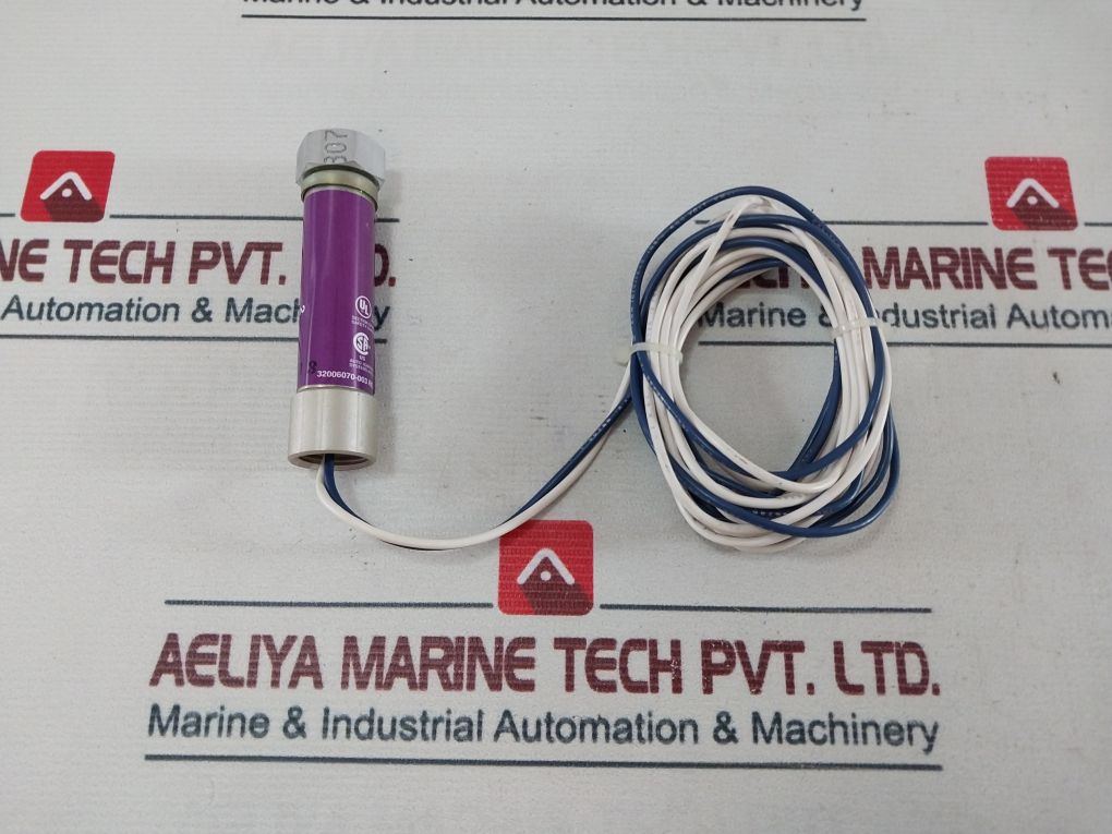 Honeywell C7027A 1049 Flame Detector Sensor