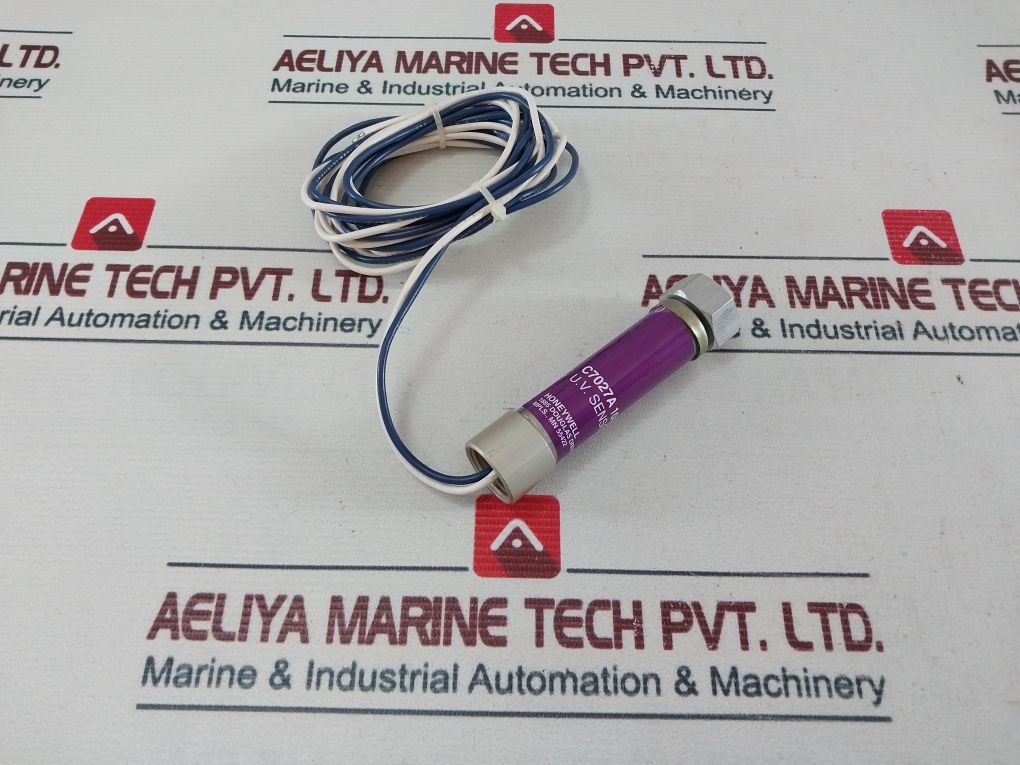 Honeywell C7027A 1049 Flame Detector Sensor