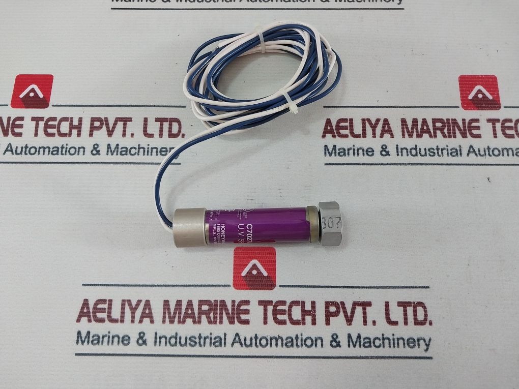 Honeywell C7027A 1049 Flame Detector Sensor