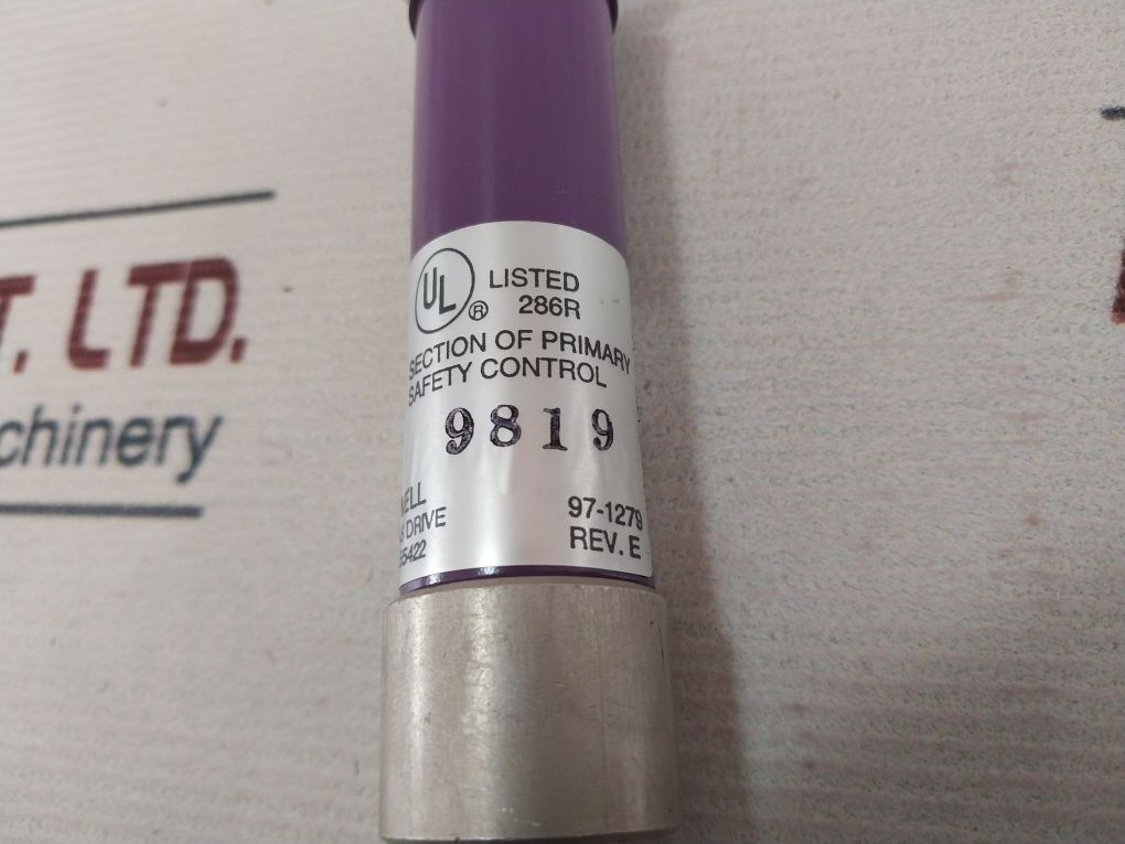 Honeywell C7027A 1049 Ultraviolet Flame Detectors