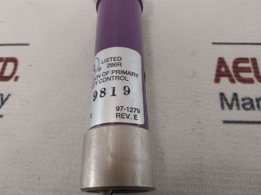 Honeywell C7027A 1049 Ultraviolet Flame Detectors