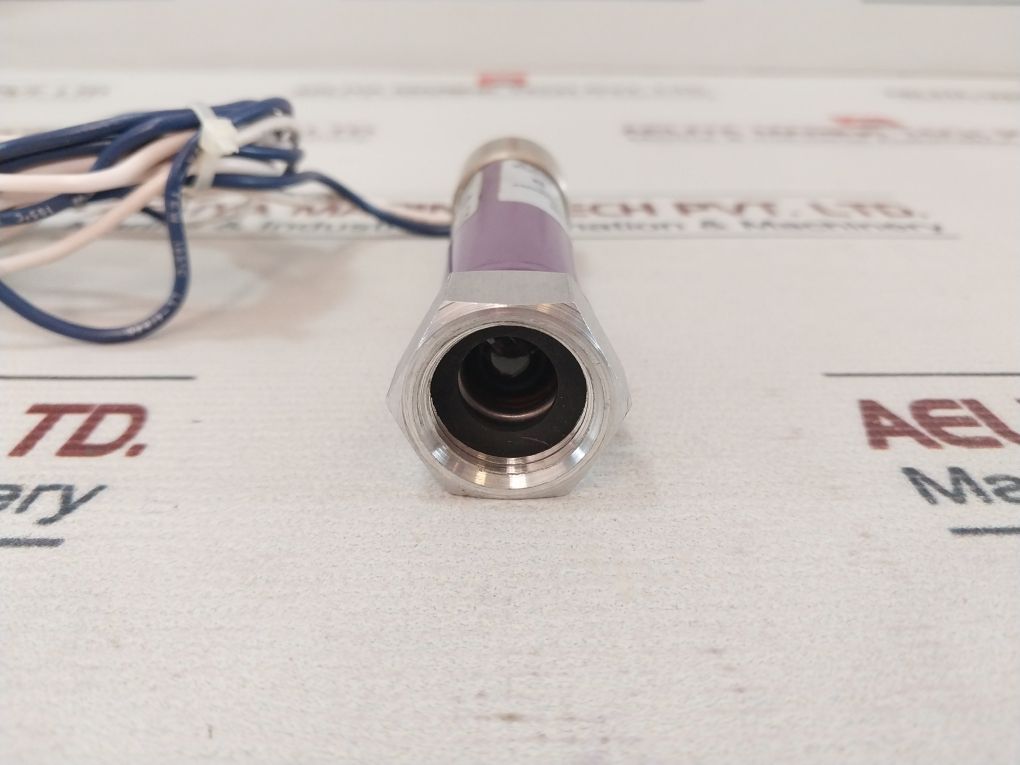 Honeywell C7027A 1049 Ultraviolet Flame Detectors