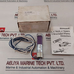 Honeywell C7027A 1049 Ultraviolet Flame Detectors