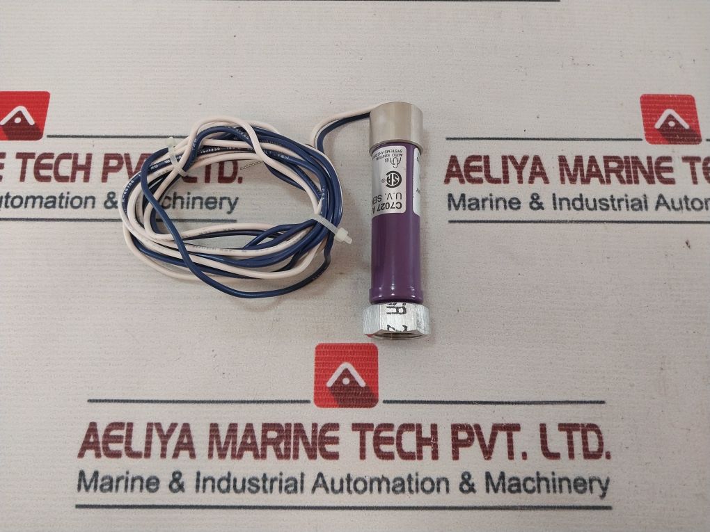 Honeywell C7027A 1049 Ultraviolet Flame Detectors