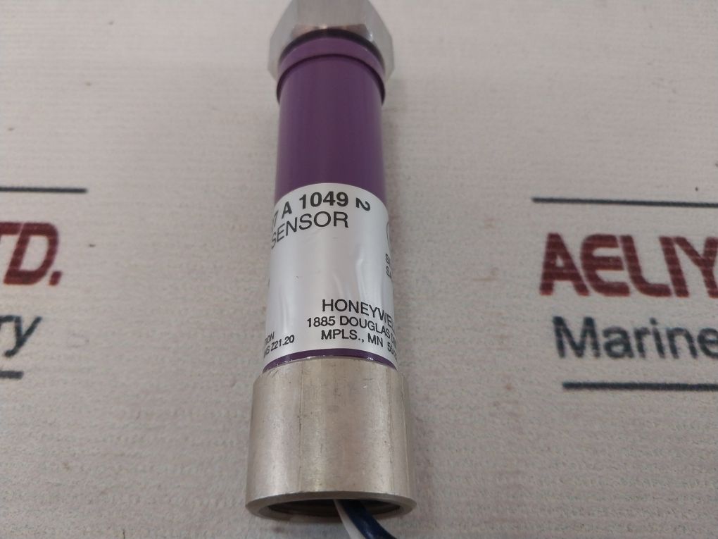 Honeywell C7027A 1049 Ultraviolet Flame Detectors