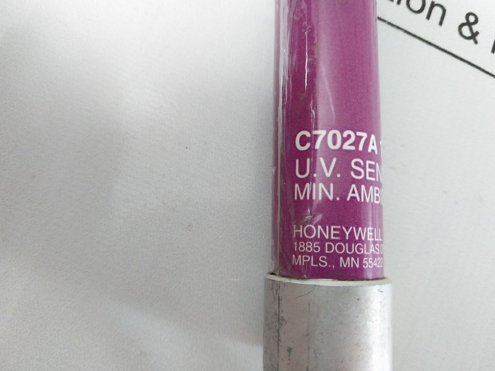 Honeywell C7027A 1064 Flame Detector U.V. Sensor
