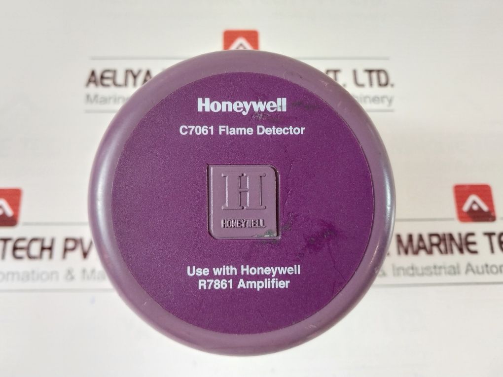 Honeywell C7061 Flame Detector 115-230Vac,50/60Hz