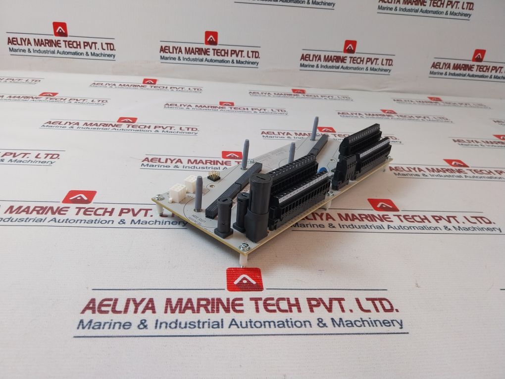 Honeywell Cc-puio31 Analog Output Module