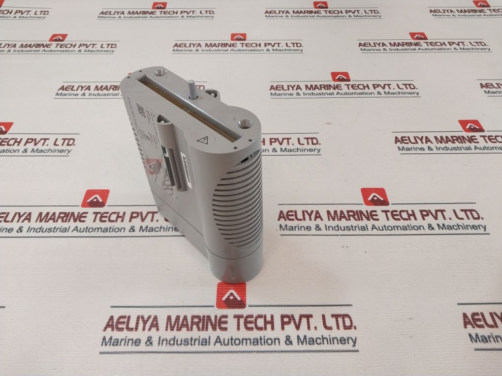 Honeywell Cc-puio31 Universal I/O Module