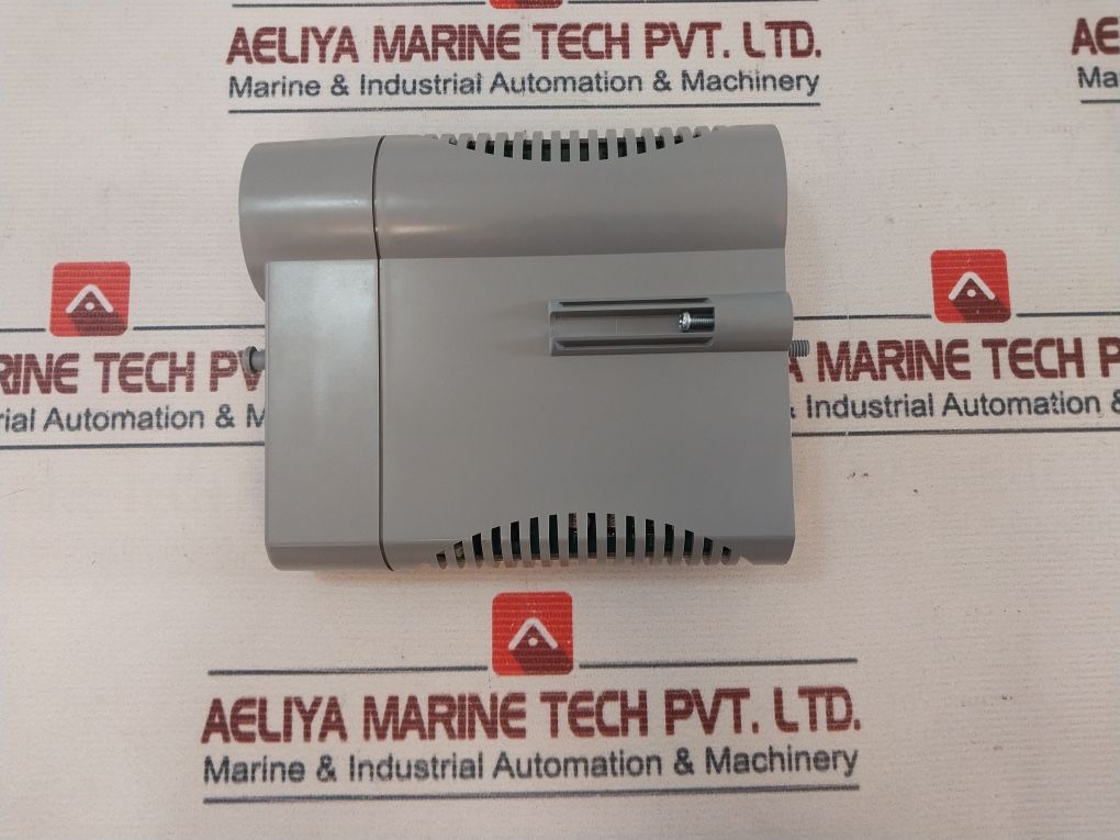 Honeywell Cc-puio31 Universal I/O Module 10000 Ma