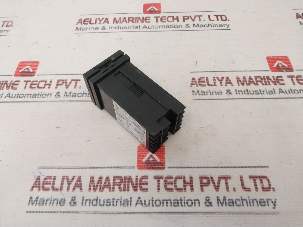 Honeywell Dc1010Cl-102-000-e Temperature Controller