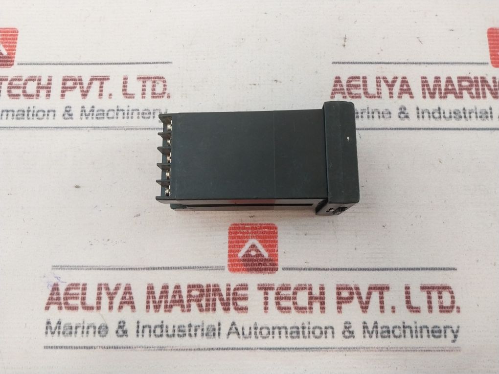 Honeywell Dc1010Cl-302000-e Temperature Controller