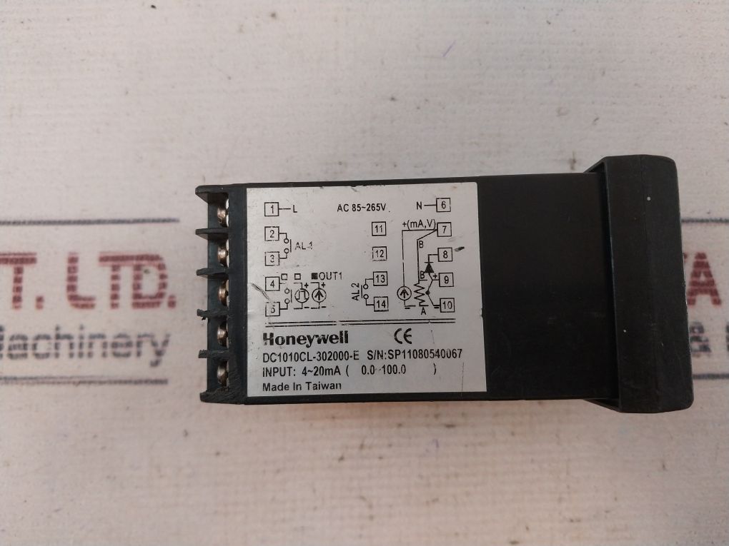 Honeywell Dc1010Cl-302000-e Temperature Controller