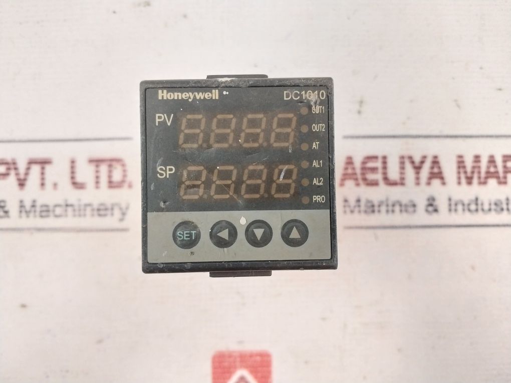 Honeywell Dc1010Cl-302000-e Temperature Controller