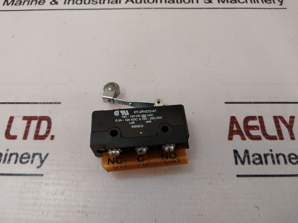 Honeywell Dt-2Rv212-a7 Reversed Roller Lever Switch 0.15A-250Vdc