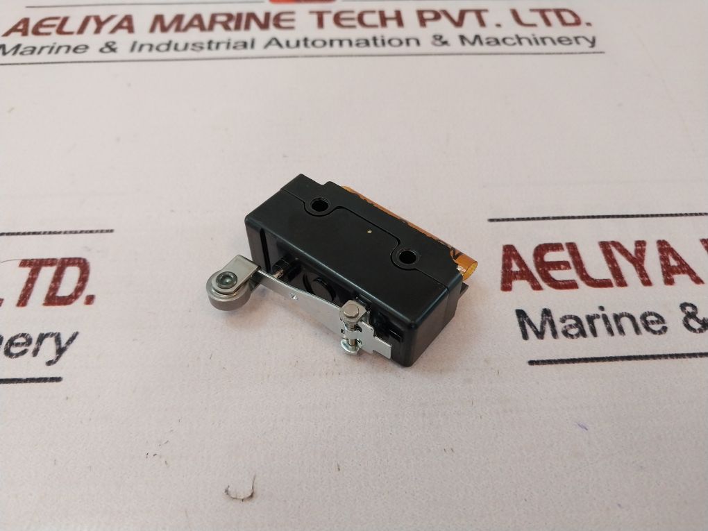 Honeywell Dt-2Rv212-a7 Reversed Roller Lever Switch 0.15A-250Vdc