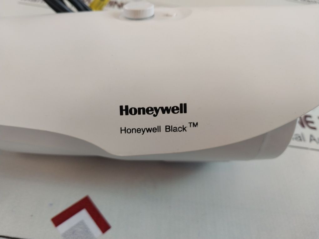 Honeywell Habc-1305Piv 960P Ahd Variforal Vandal Ir Bullet Cameras