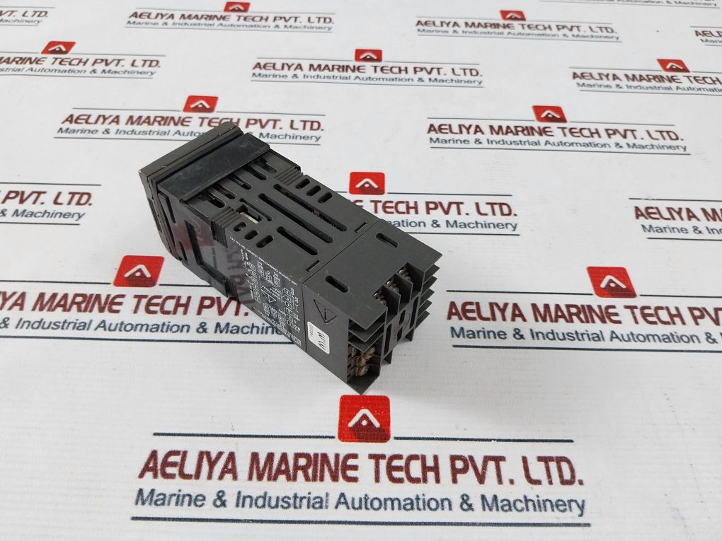 Honeywell Udc1000 Micro-pro Temperature Controller Dc100211001000