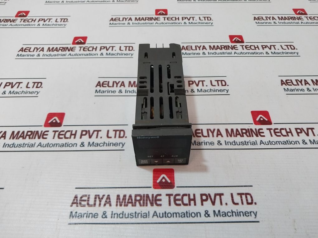 Honeywell Udc1000 Micro-pro Temperature Controller Dc100 370031000