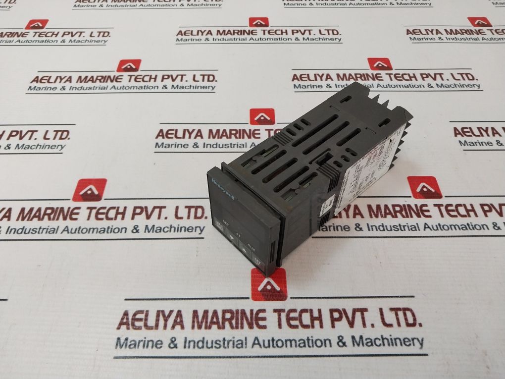 Honeywell Udc1000 Micro-pro Temperature Controller Dc100 370031000