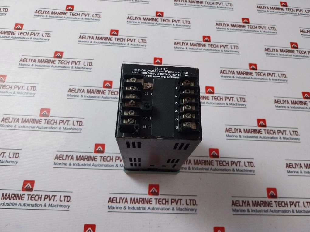 Honeywell Udc 3000 Temperature Controller Dc3002-0-000-1-00-0111