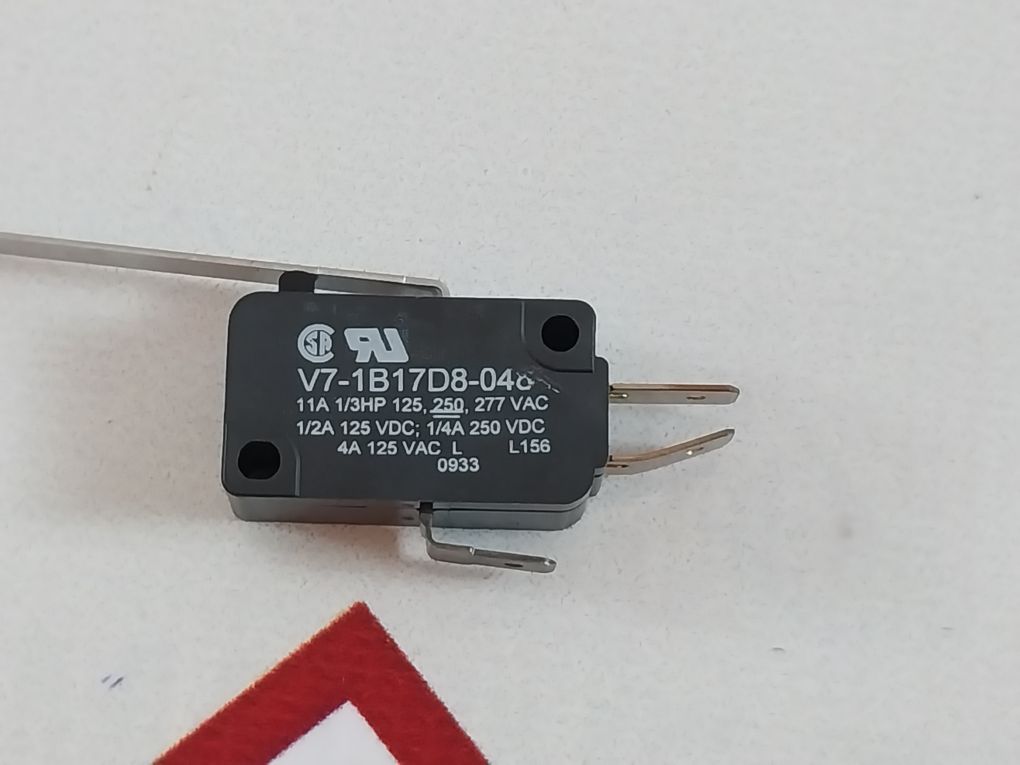 Honeywell V7-1B17D8-048 4A 125 Vac