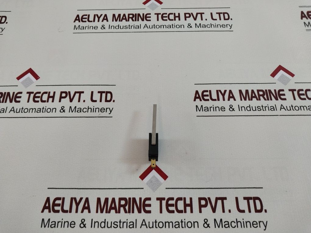 Honeywell V7-1B17D8-048 4A 125 Vac