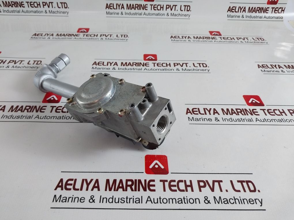 Honeywell Vk4105A Gas Valve With Pipe