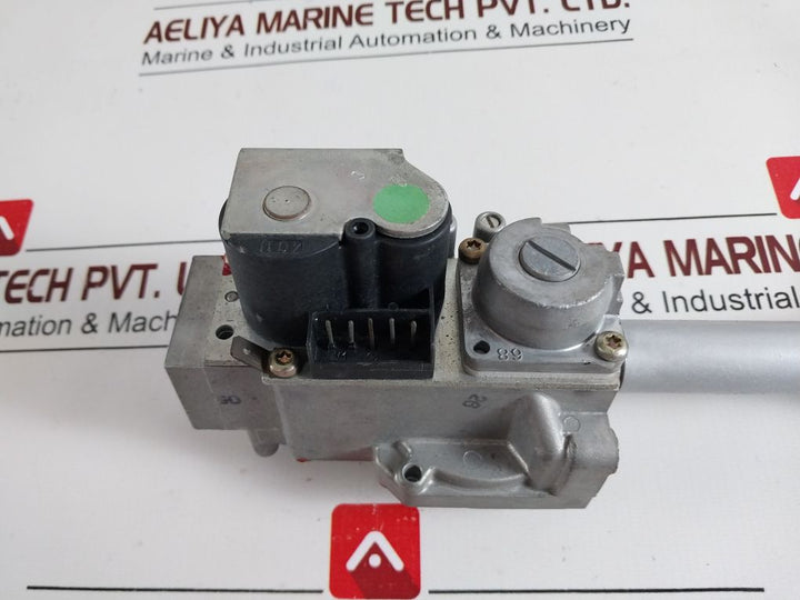 Honeywell Vk4105A Gas Valve With Pipe