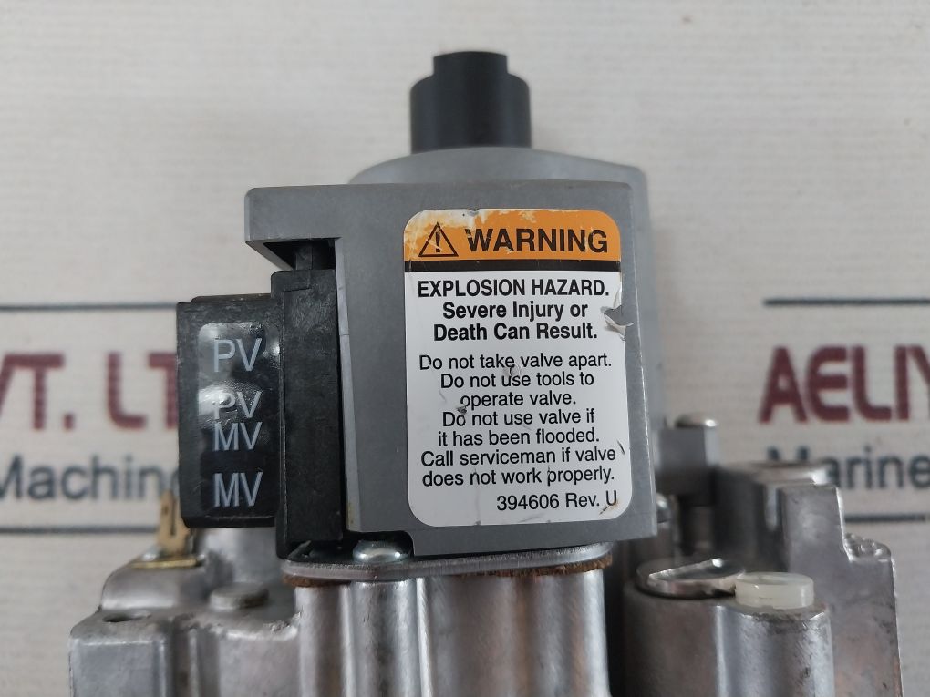 Honeywell Vr8304M3558 Standing Pilot Gas Valve 24V 60Hz