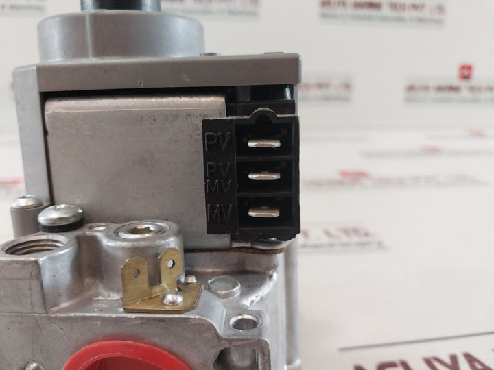 Honeywell Vr8304M3558 Standing Pilot Gas Valve 24V 60Hz