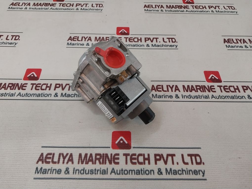 Honeywell Vr8304M3558 Standing Pilot Gas Valve 24V 60Hz