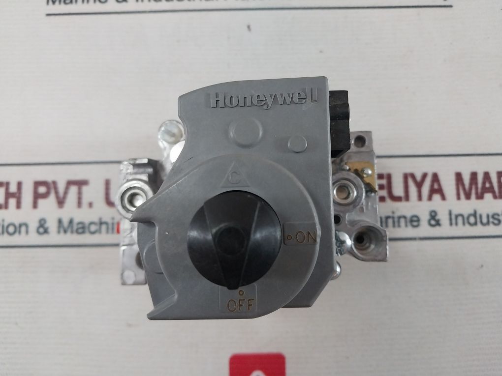Honeywell Vr8304M3558 Standing Pilot Gas Valve 24V 60Hz