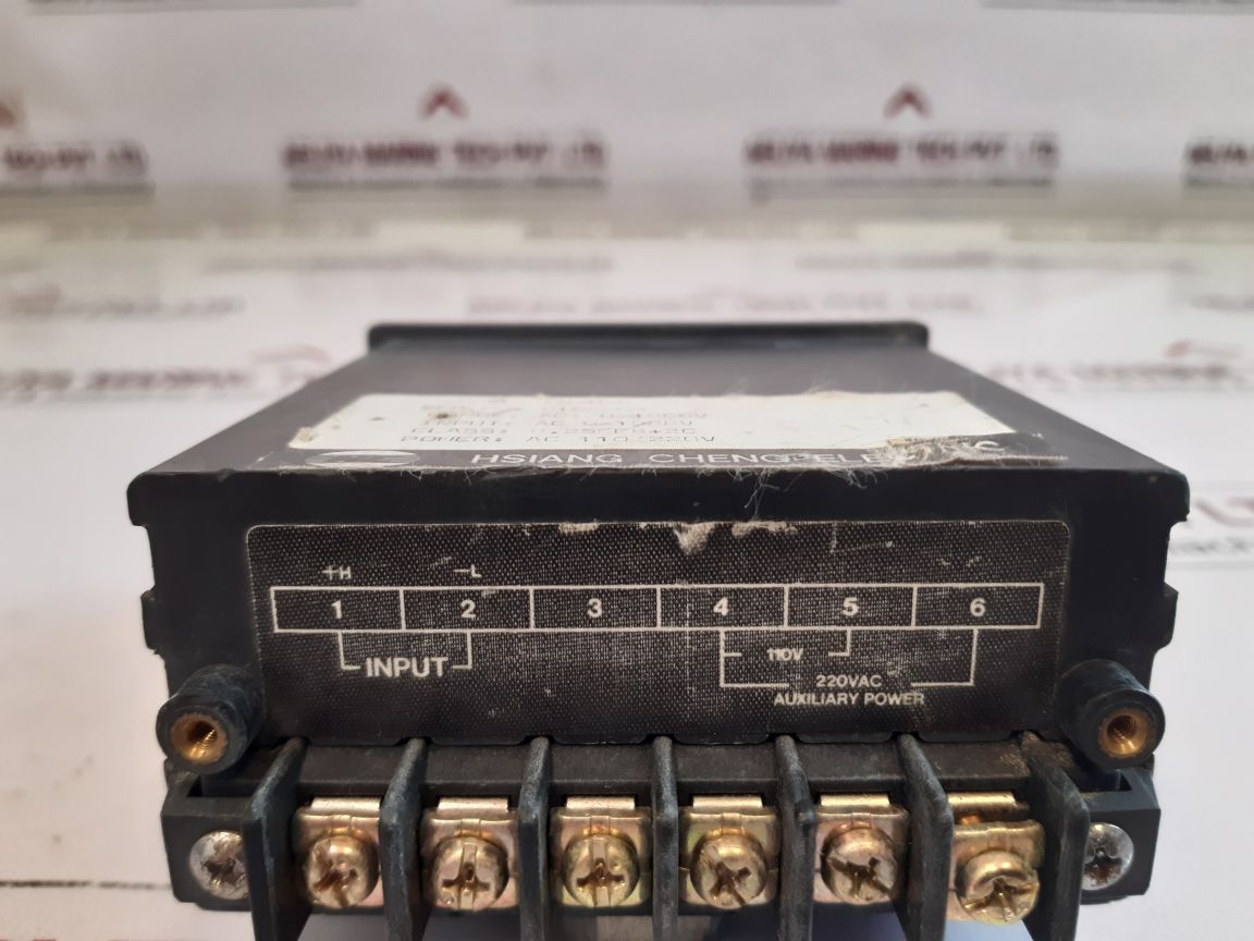 Hsiang Cheng Electric Mv-u-6 Voltage Panel Meter
