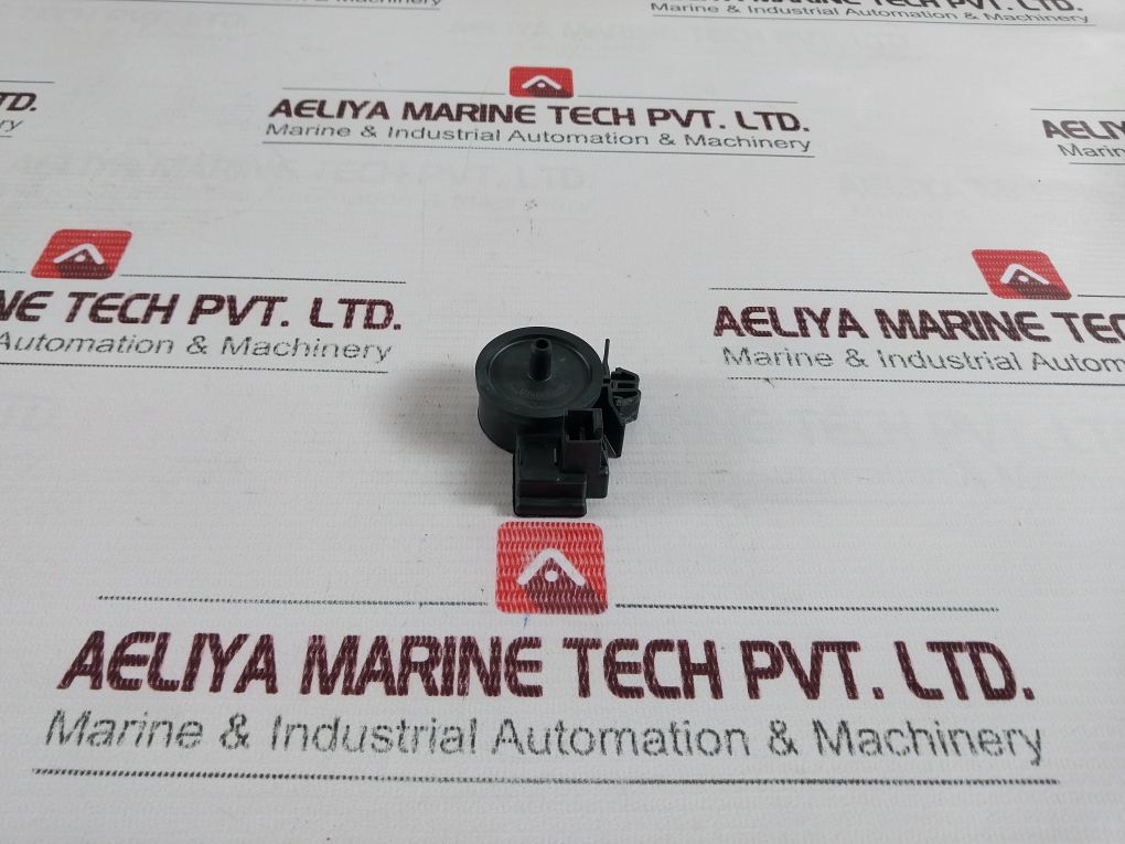 Huba Control 400.93100 Pressure Sensor