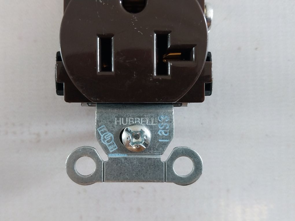 Lot Of 10X Hubbell 125V 20A Receptacle Outlet