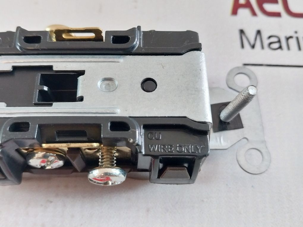 Lot Of 10X Hubbell 125V 20A Receptacle Outlet