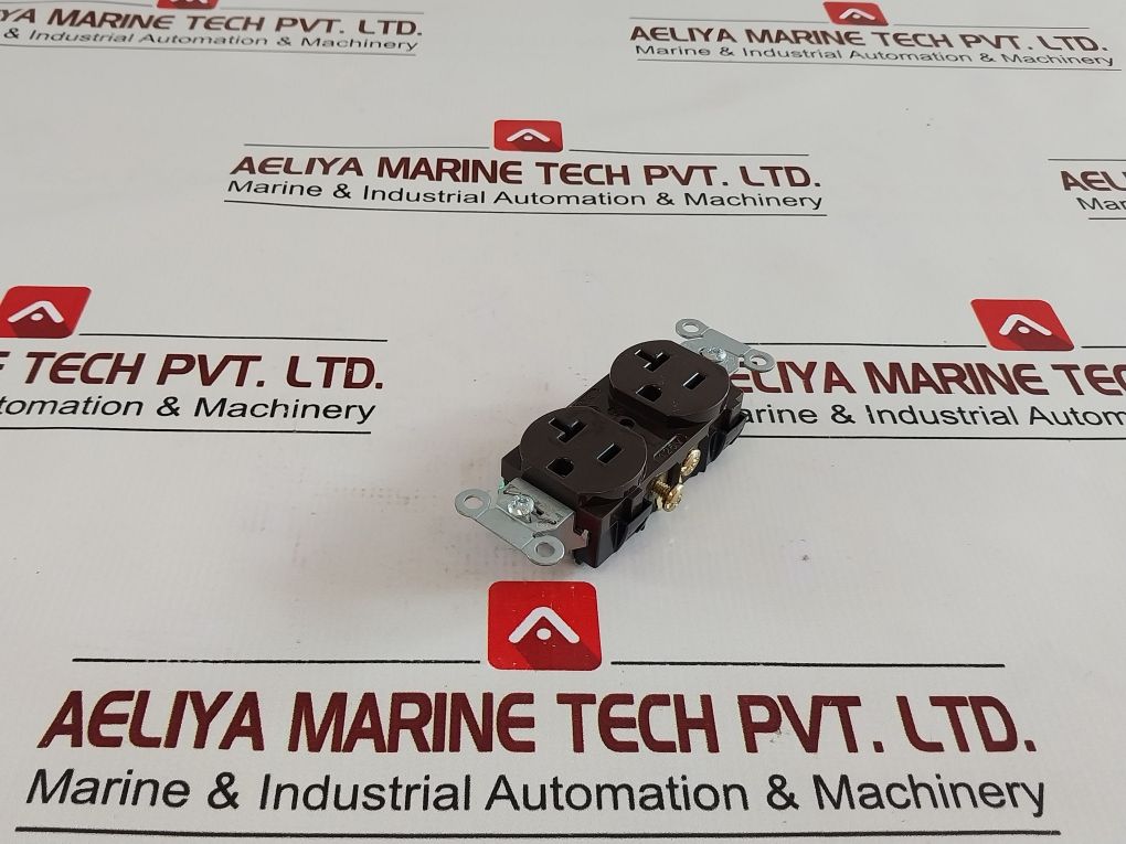 Lot Of 10X Hubbell 125V 20A Receptacle Outlet