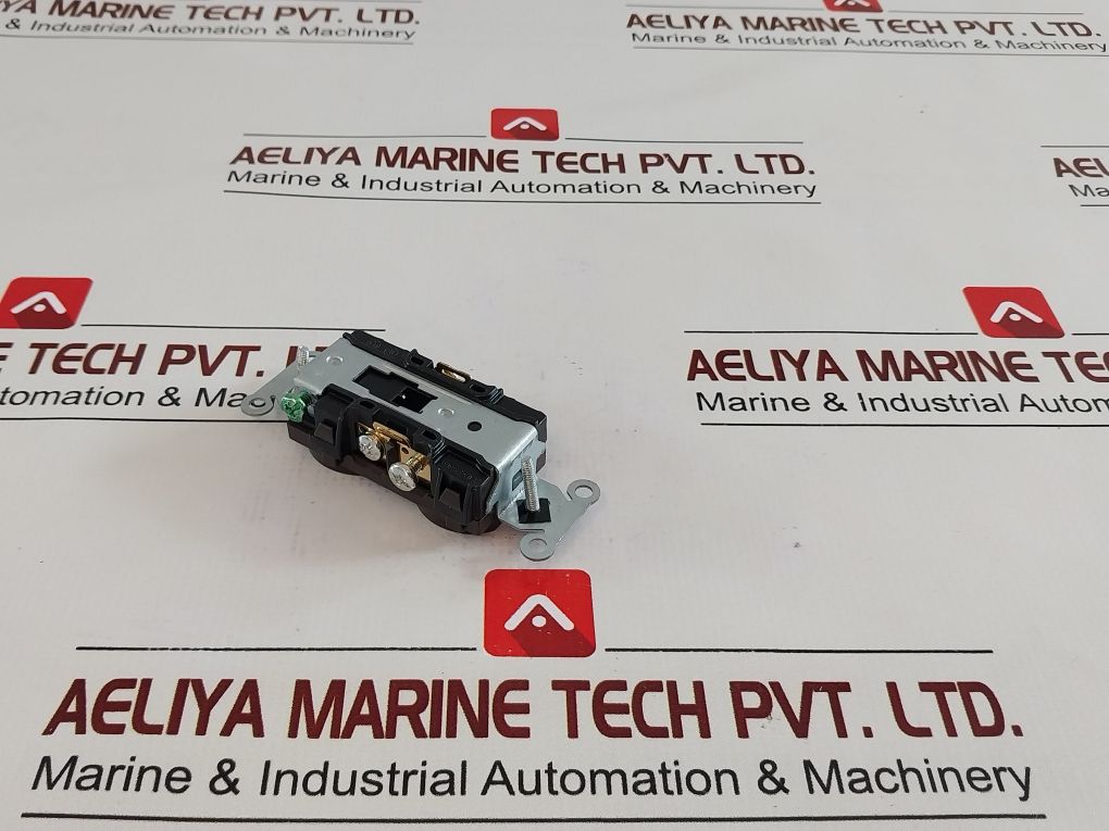 Lot Of 10X Hubbell 125V 20A Receptacle Outlet