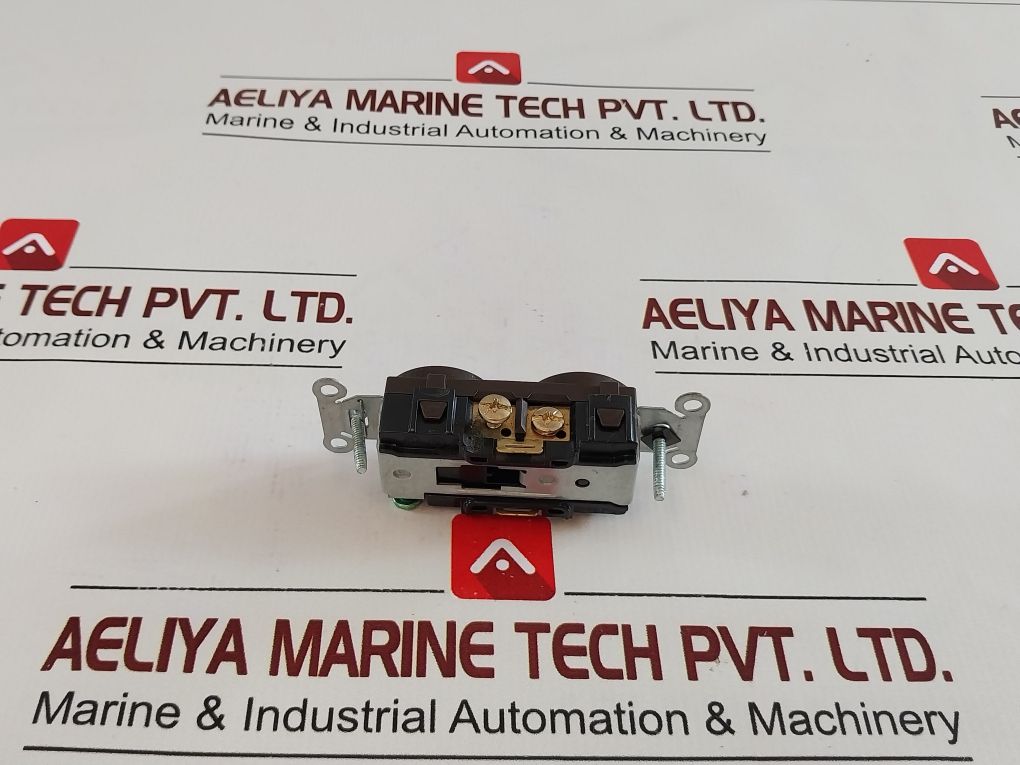 Lot Of 10X Hubbell 125V 20A Receptacle Outlet