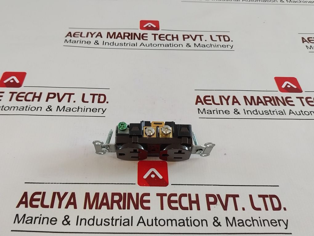 Lot Of 10X Hubbell 125V 20A Receptacle Outlet