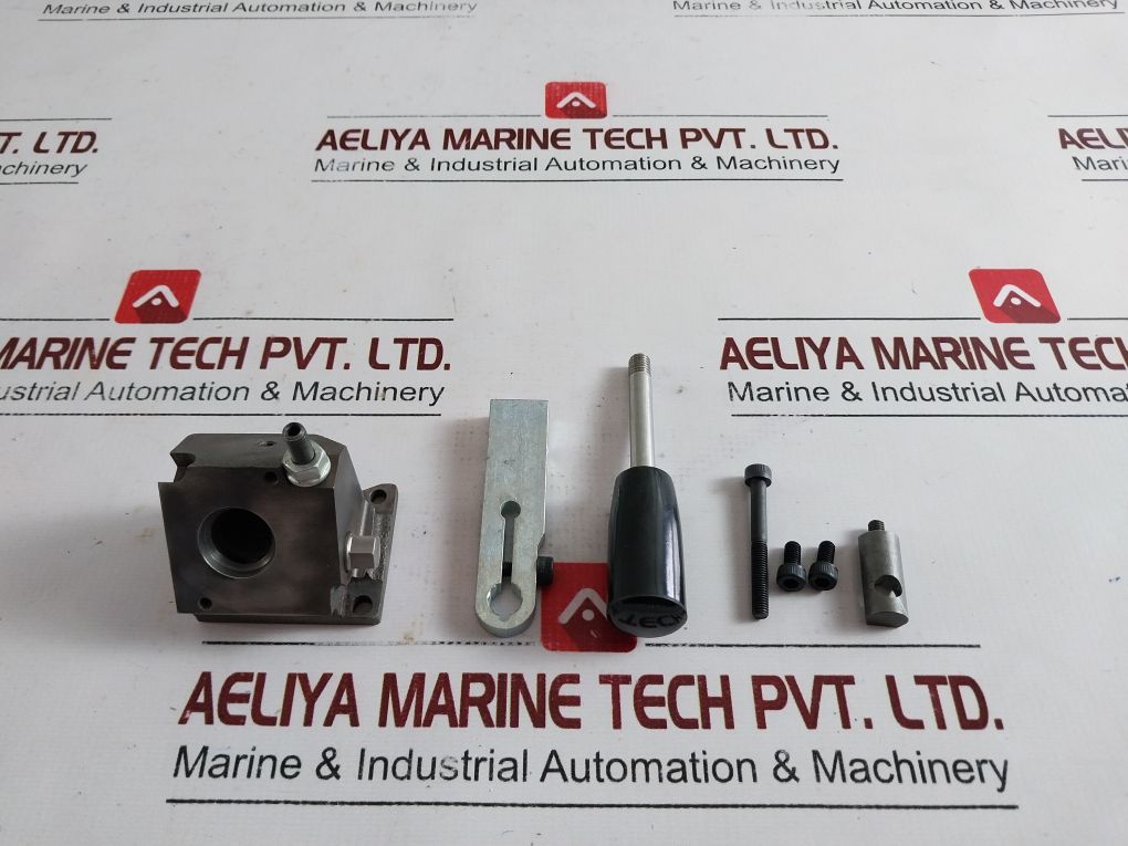 Huisman Equipment R6002556 Mechanical Handle Set
