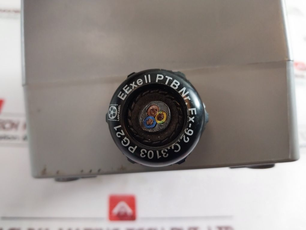 Hvgb 332-9 Interlocked Socket 32A 9H/200-250V