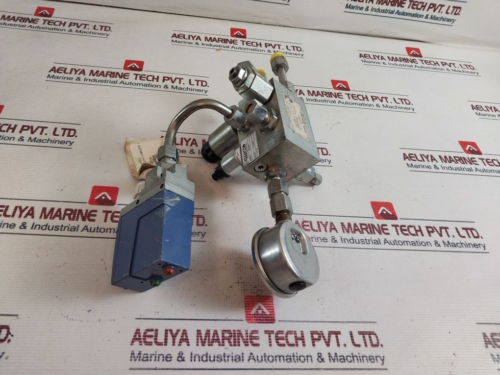 Hydac 3154855 Valve Gauge With Pressure Switch Ip67