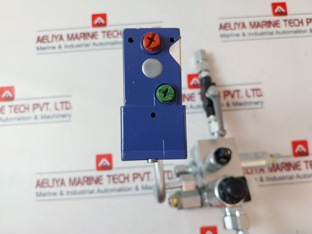 Hydac 3154855 Valve With Telemecanique Xmlb300D2S11 Pressure Sensor