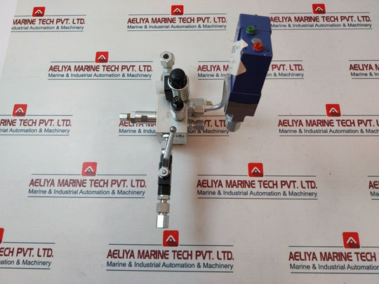 Hydac 3154855 Valve With Telemecanique Xmlb300D2S11 Pressure Sensor
