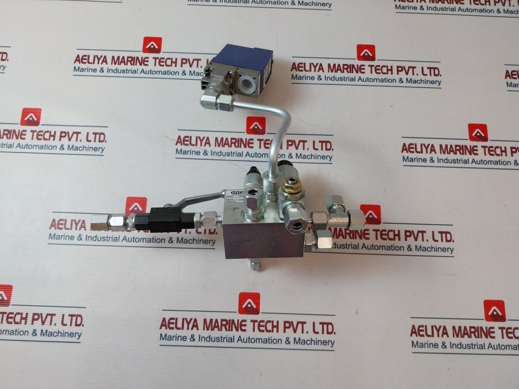 Hydac 3154855 Valve With Telemecanique Xmlb300D2S11 Pressure Sensor