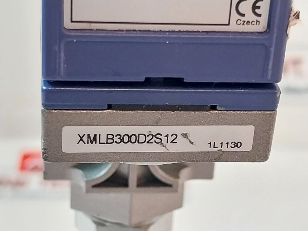 Hydac 3154855 Valve With Telemecanique Xmlb300D2S11 Pressure Sensor