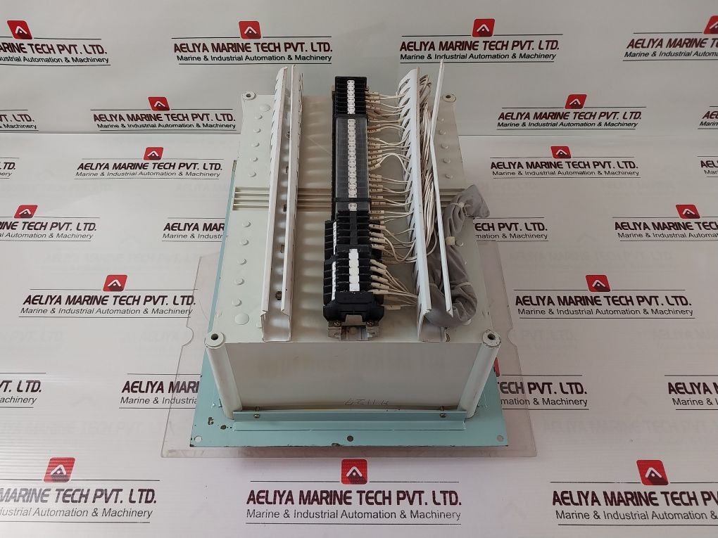 Hyun Jin Battery Charger & Discharger 50/60 Hz