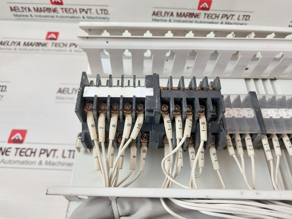 Hyun Jin Battery Charger & Discharger 50/60 Hz